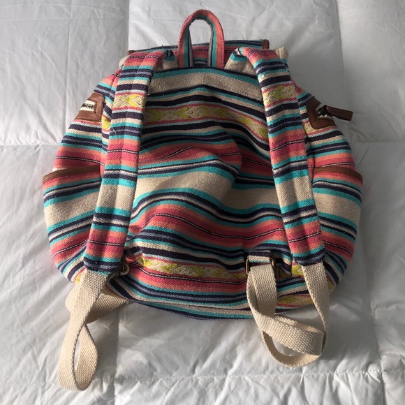 Retro Vintage-Style BackPack - Picture 2 of 10